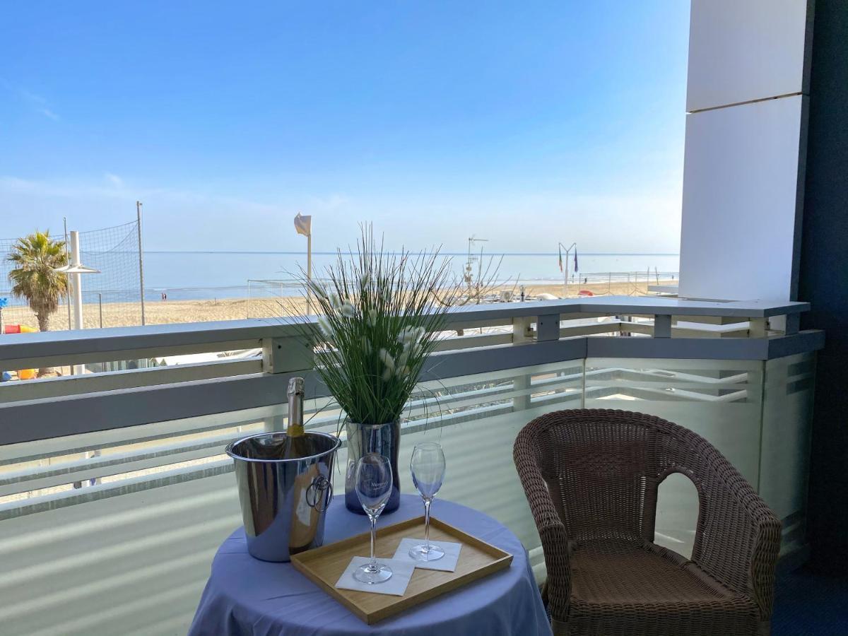 Club Hotel Riccione Exterior foto