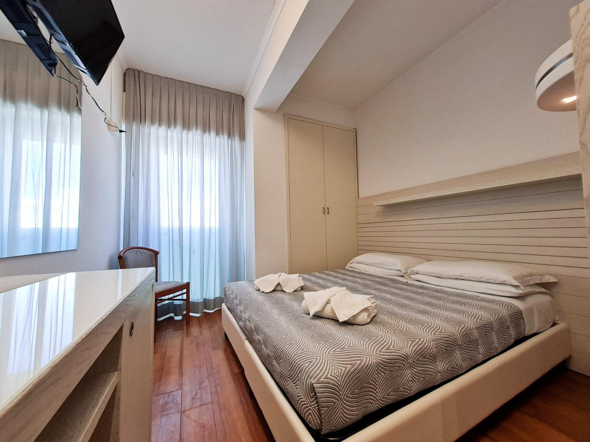 Club Hotel Riccione Exterior foto