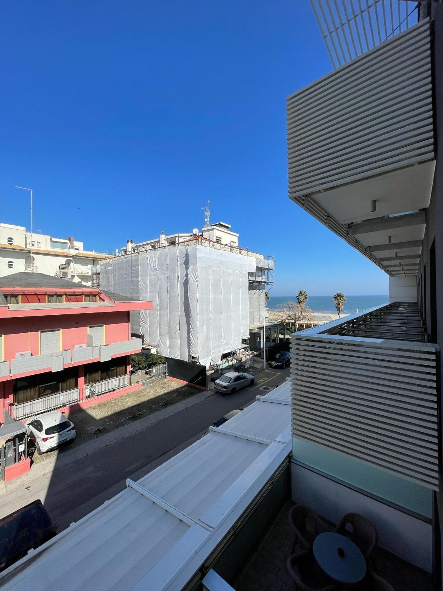Club Hotel Riccione Exterior foto